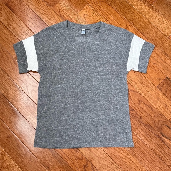 PI BETA PHI Woman’s Sorority Short Sleeve Grey and White Shirt - Picture 2 of 3